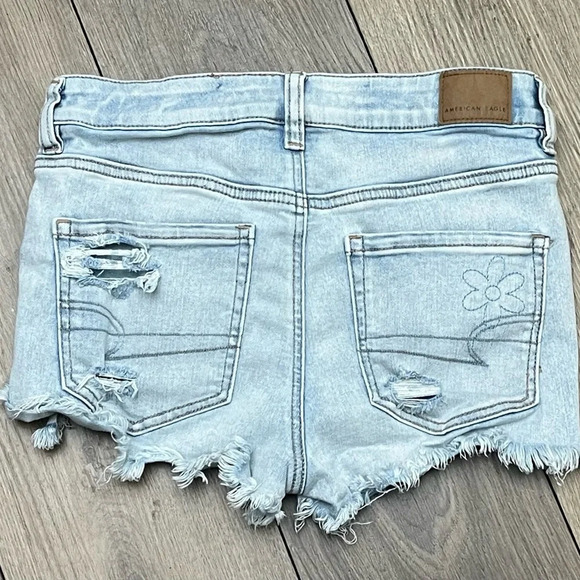 American Eagle High Rise Shortie Light Wash Patches Cut Off Beach Vacation 4 - Picture 11 of 12